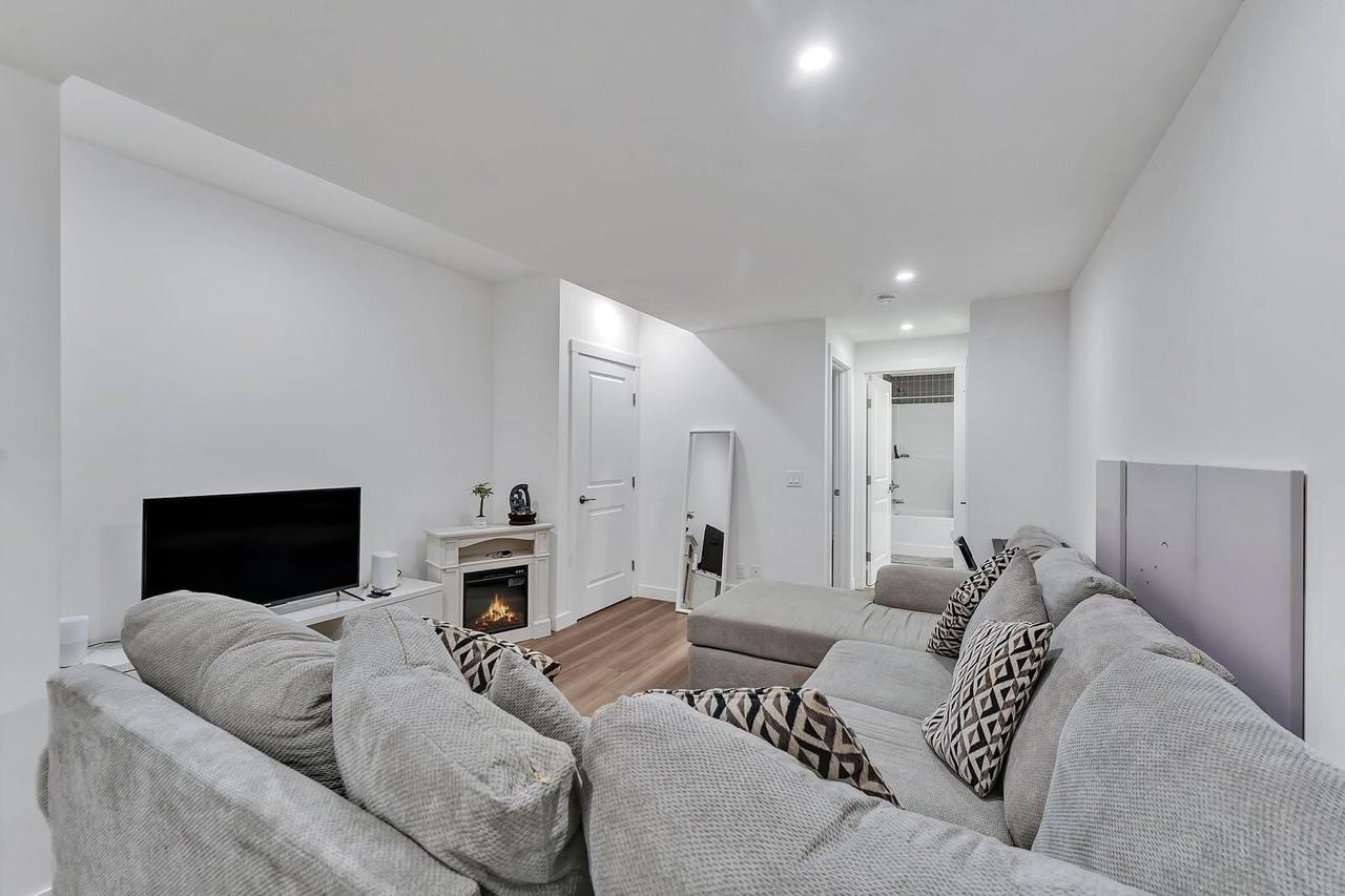 220 Herron Mews Ne - Photo 4 of 10