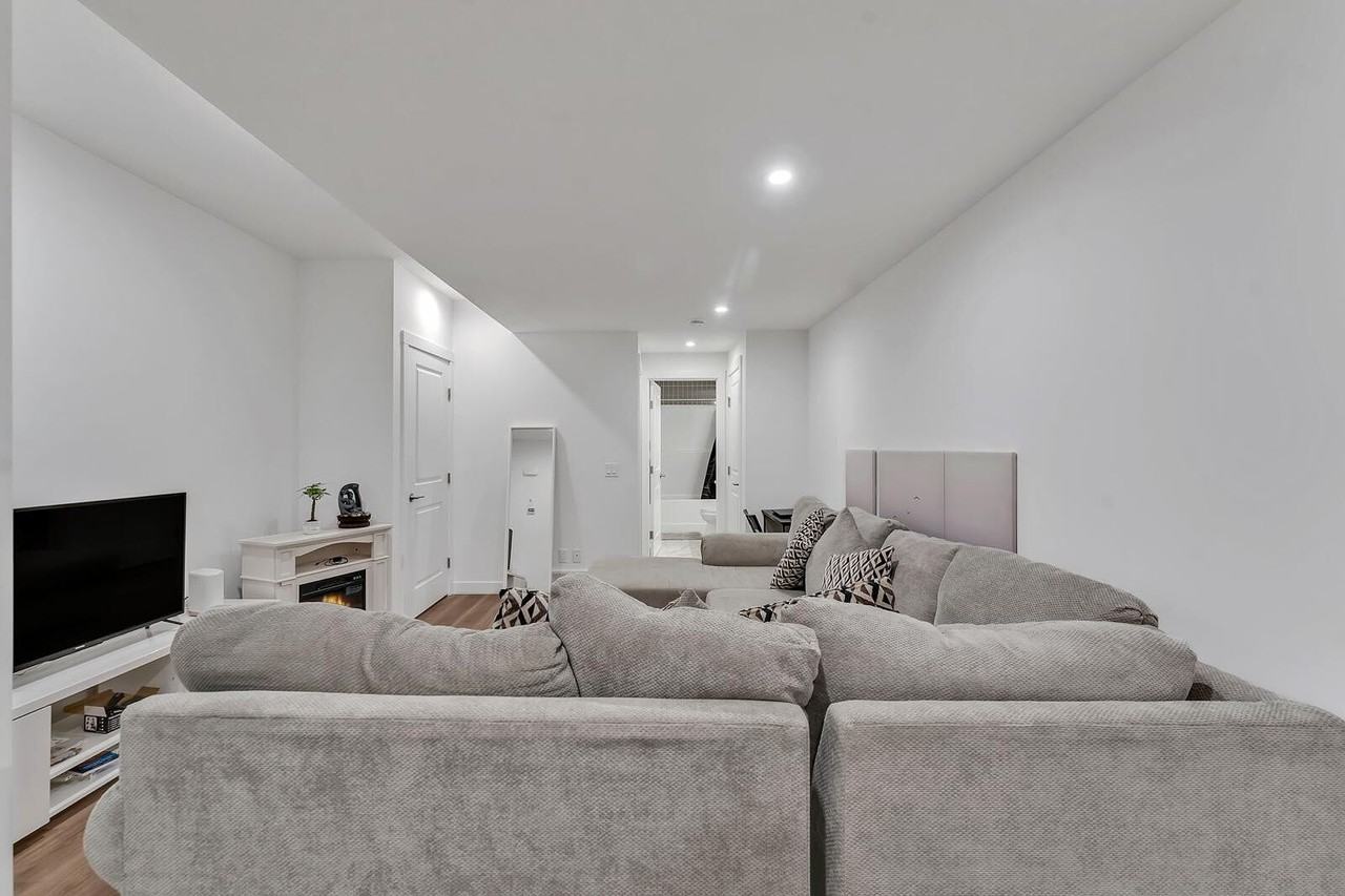 220 Herron Mews Ne - Photo 5 of 10