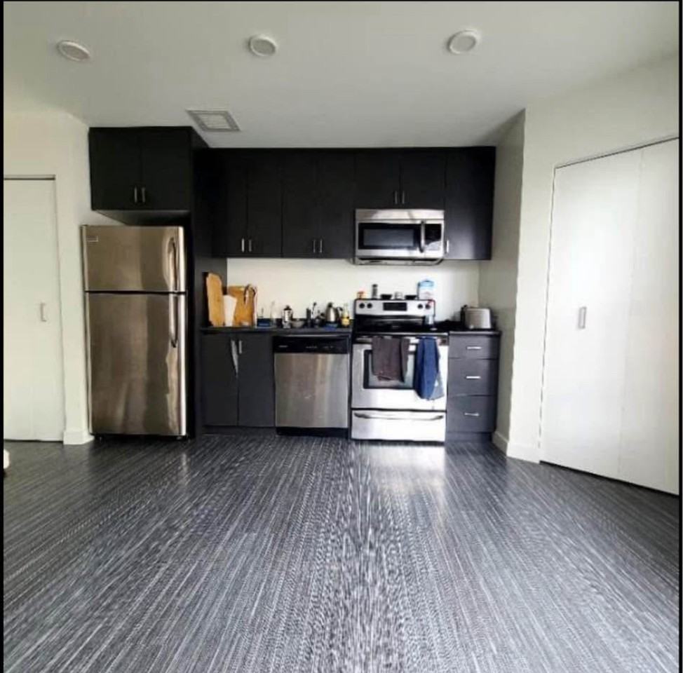 98 Market Ave - Photo 7 of 12