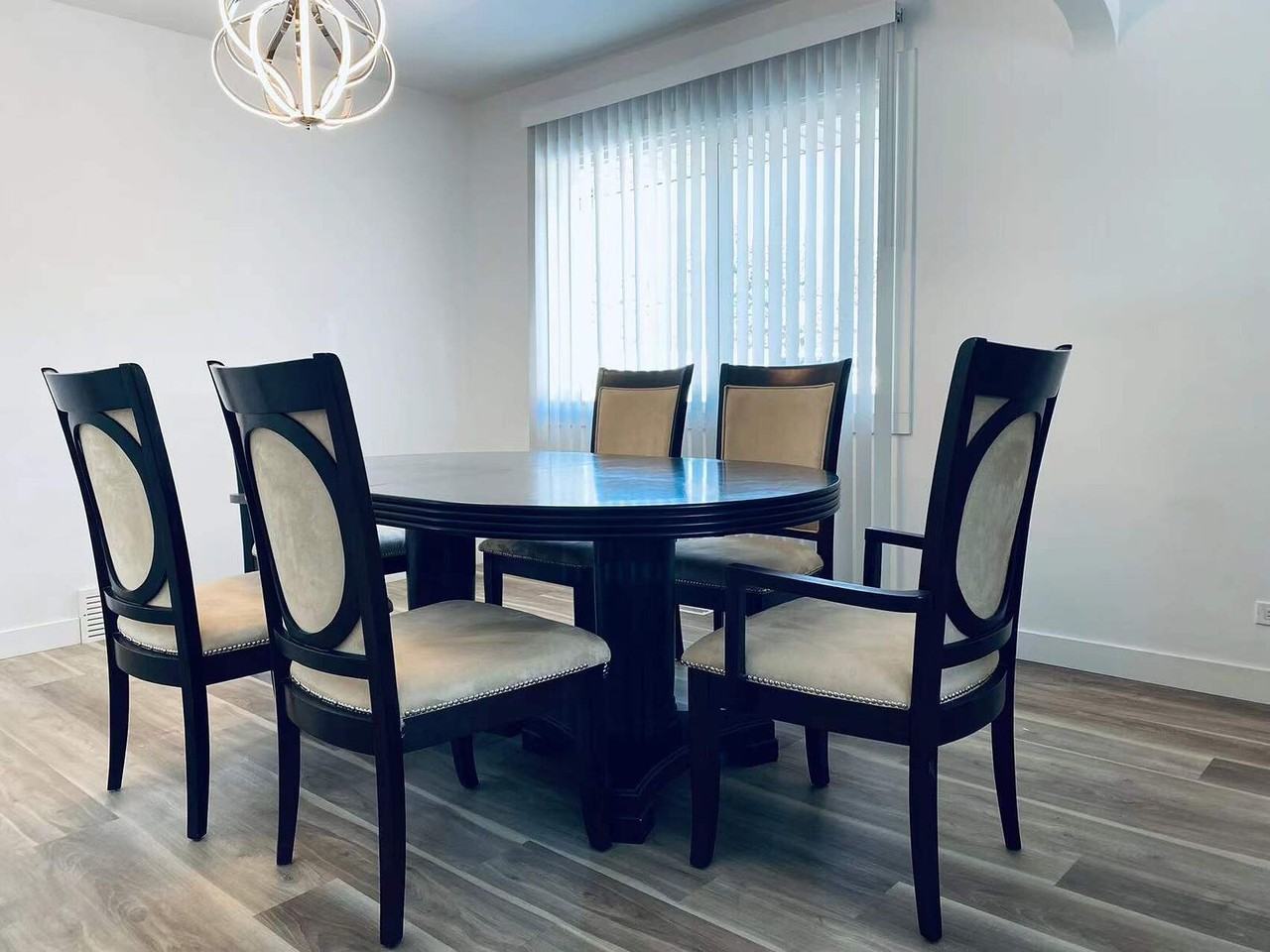 1615 20a St Nw - Photo 3 of 10