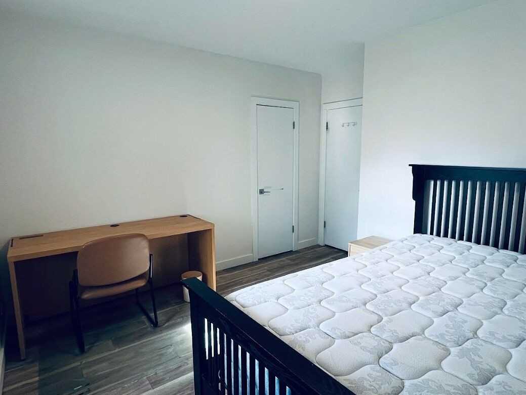 1615 20a St Nw - Photo 6 of 10