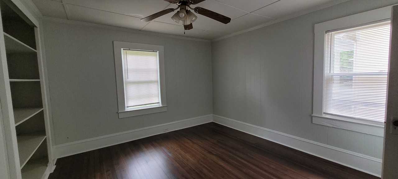 923 Rosewood Pl #NA - Photo 3 of 9