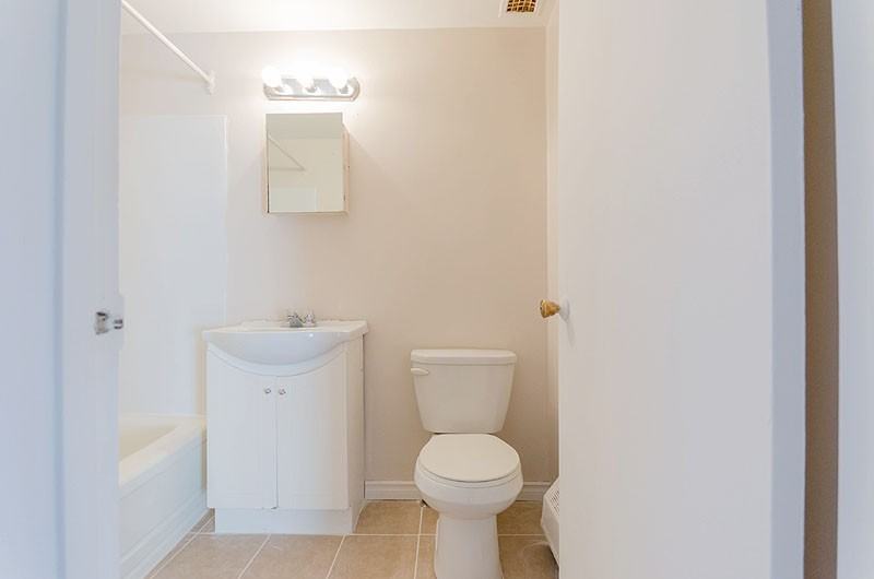 236 Jogues Street - Photo 7 of 10