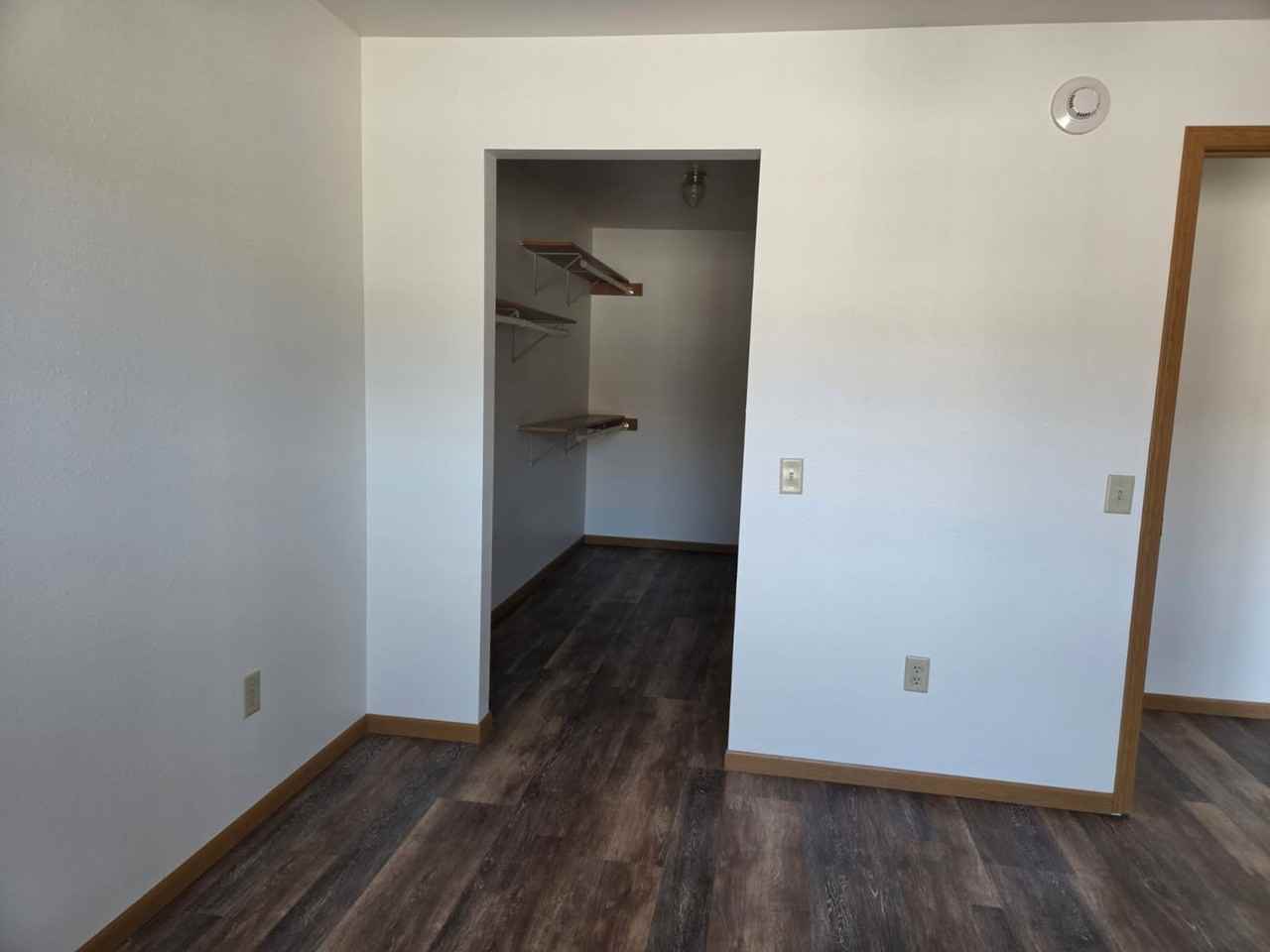 Kronenwetter Apartments - Photo 3 of 19