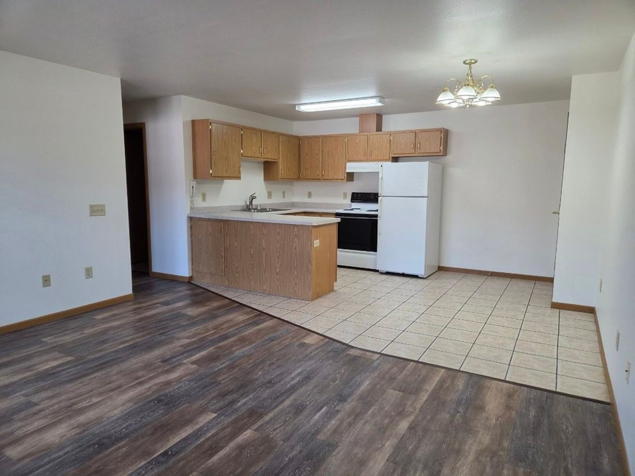 Kronenwetter Apartments - Photo 6 of 19