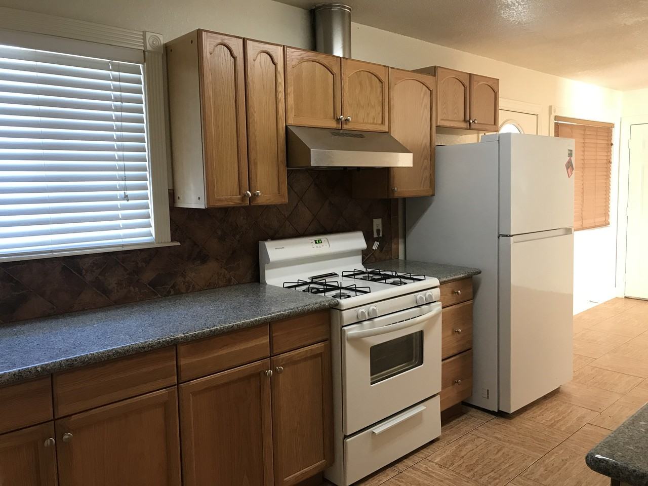 1301 W Jaffa St #NA - Photo 2 of 6