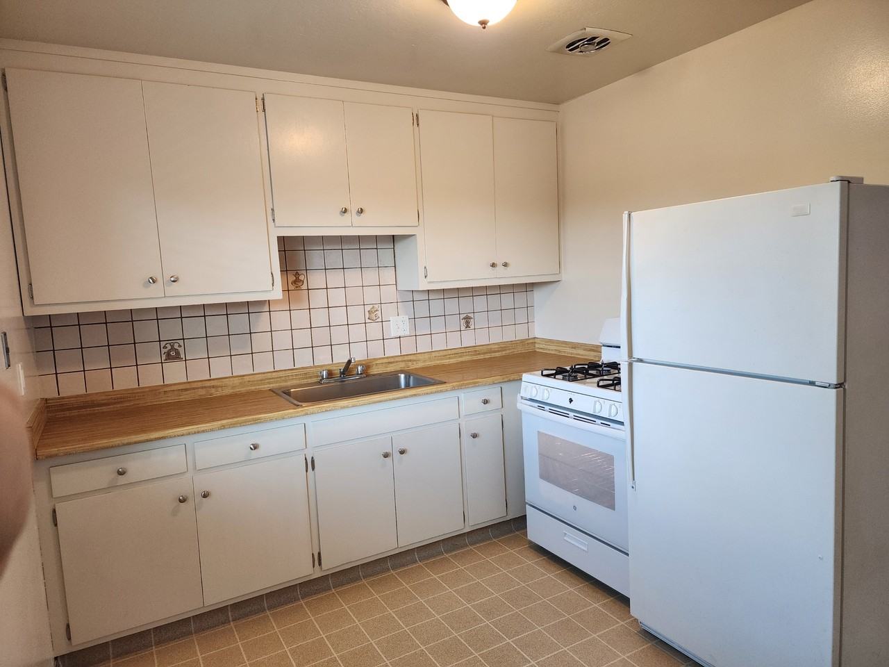 16445 Kent Ave #7G - Photo 4 of 33