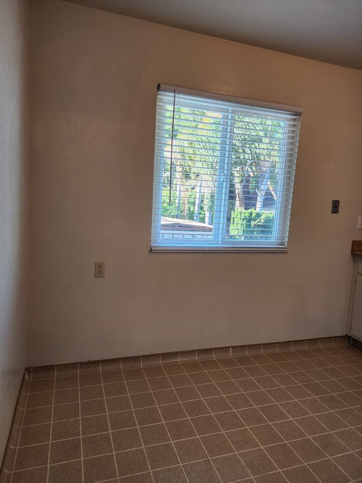16445 Kent Ave #7G - Photo 5 of 33