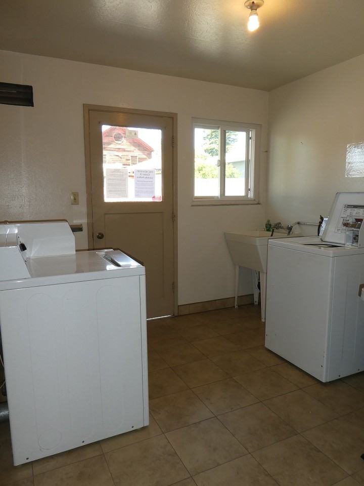 16445 Kent Ave #7G - Photo 6 of 33