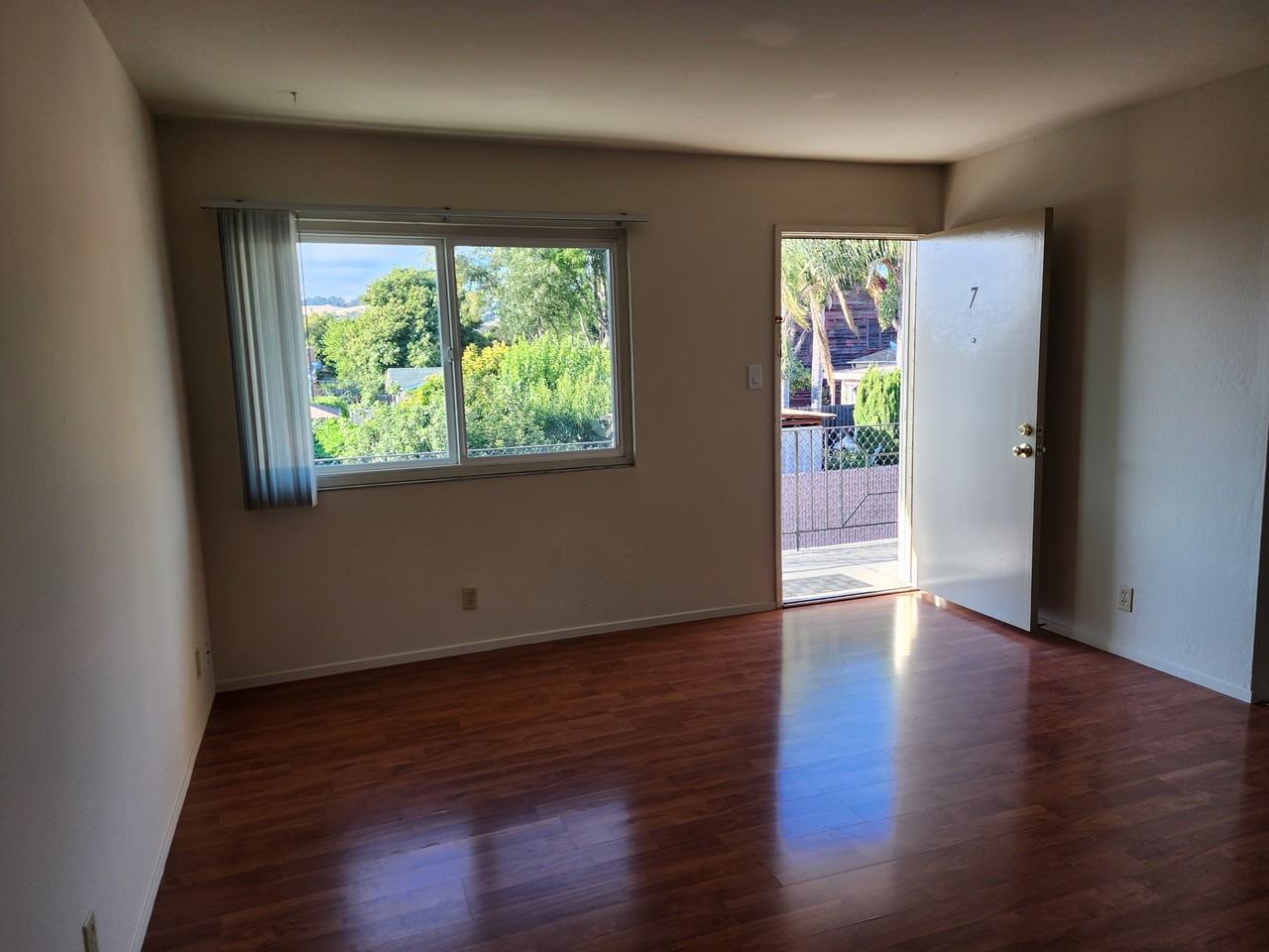16445 Kent Ave #7G - Photo 7 of 33