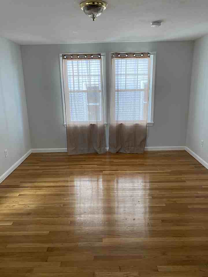 10 Harlow St #2 - Photo 4 of 4
