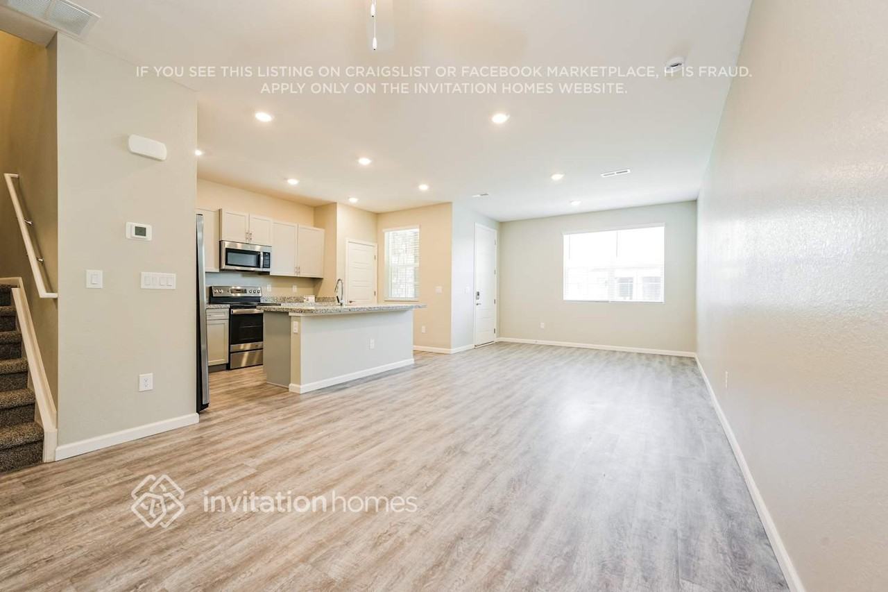 1868 S Flat Rock Way - Photo 5 of 20