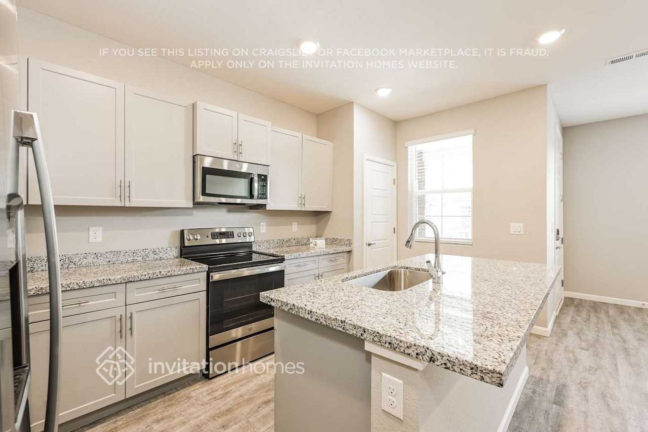1868 S Flat Rock Way - Photo 7 of 20