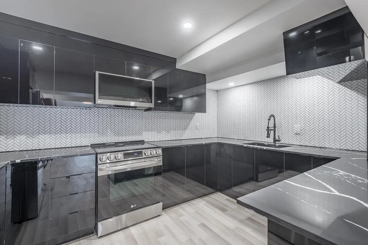 5695 Rue Saint-Jacques - Photo 5 of 14