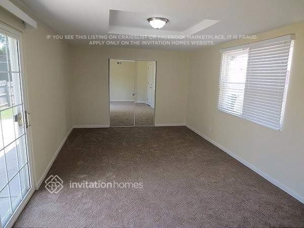 1359 Raymond Dr - Photo 6 of 10