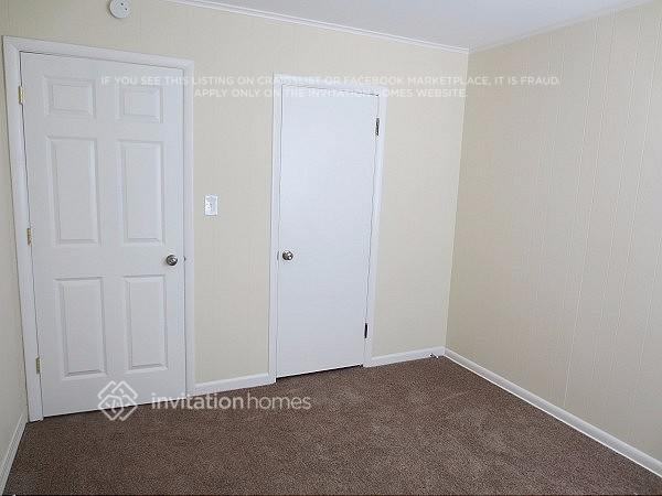 1359 Raymond Dr - Photo 7 of 10