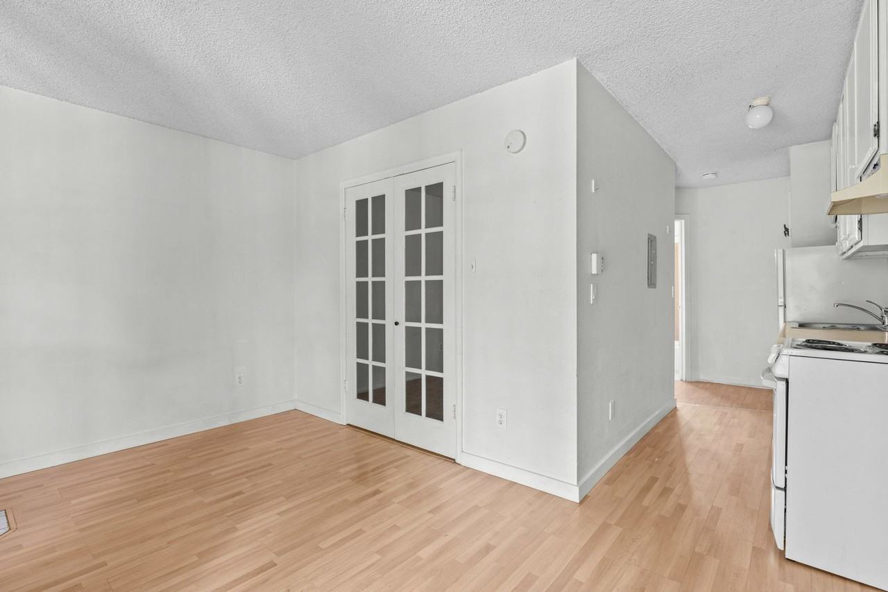 1934 18th St - Photo 4 of 18