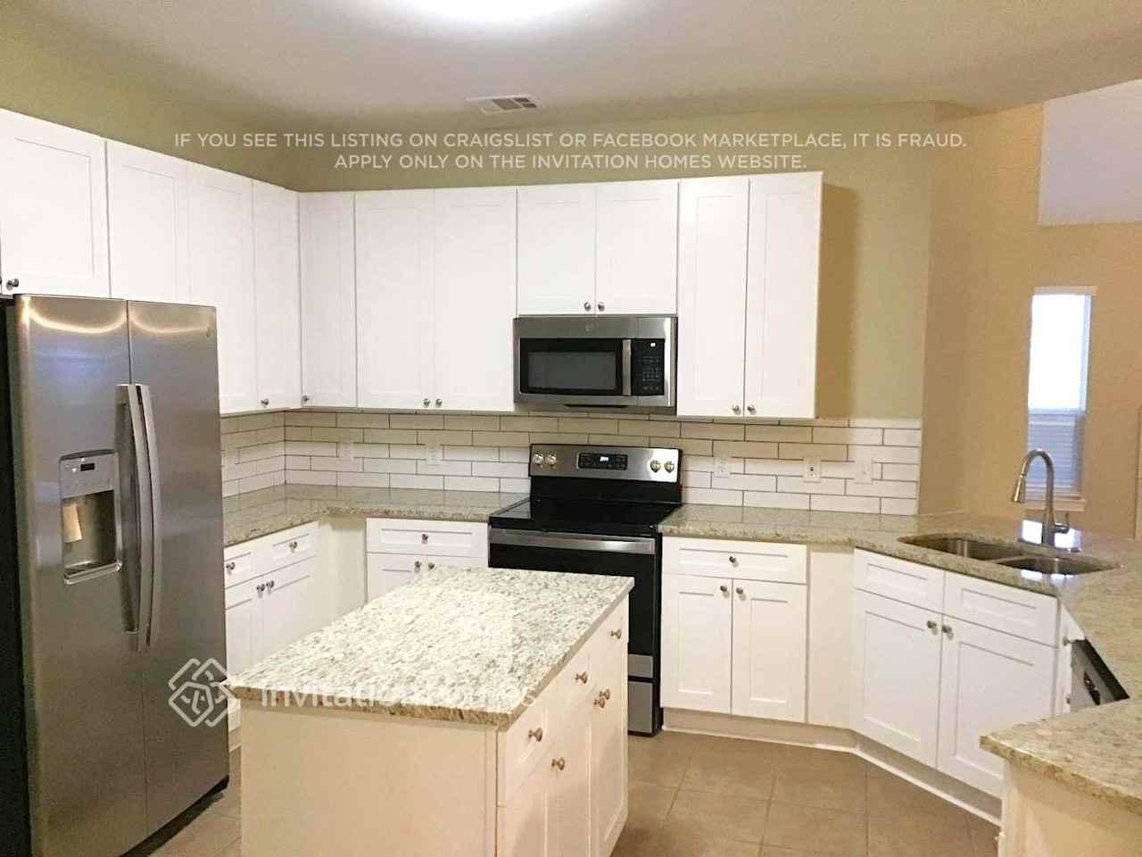 9913 Old Field Dr - Photo 3 of 16
