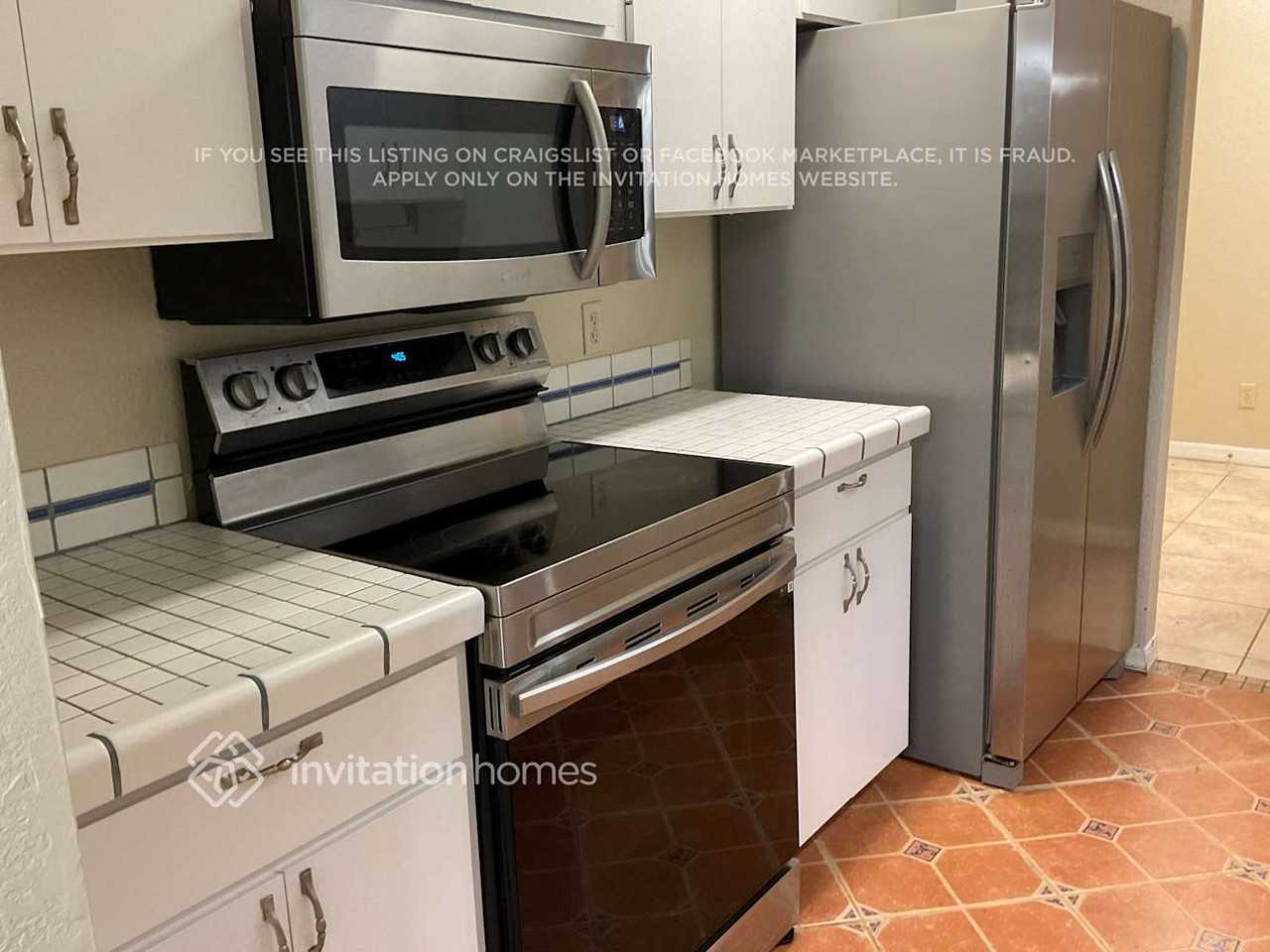 22568 Morocco Ave - Photo 4 of 15