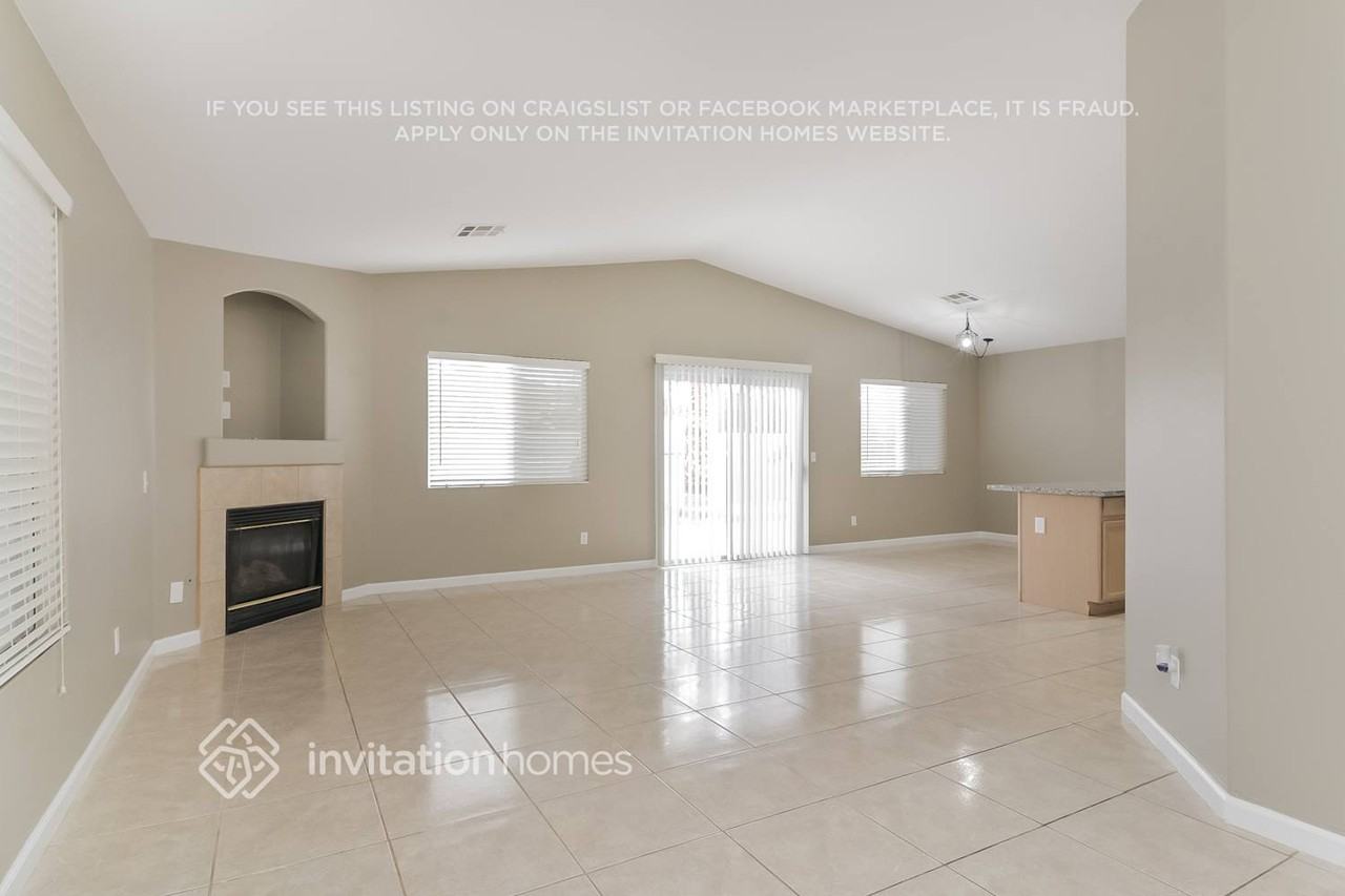 1054 Whispering Birch Ave - Photo 3 of 16