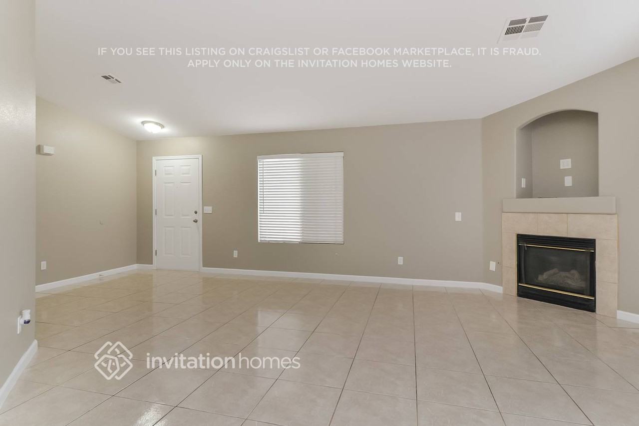1054 Whispering Birch Ave - Photo 4 of 16