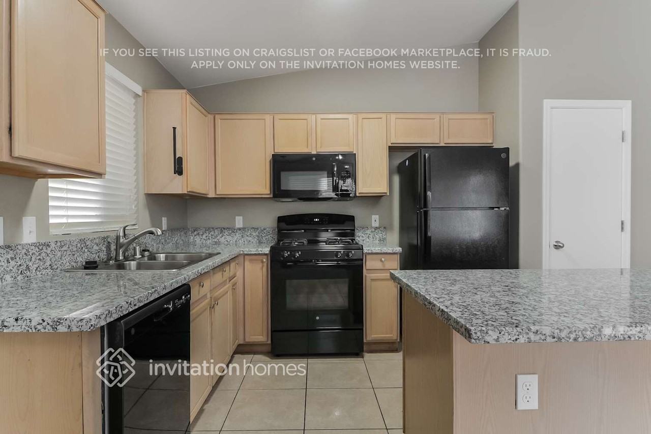 1054 Whispering Birch Ave - Photo 7 of 16