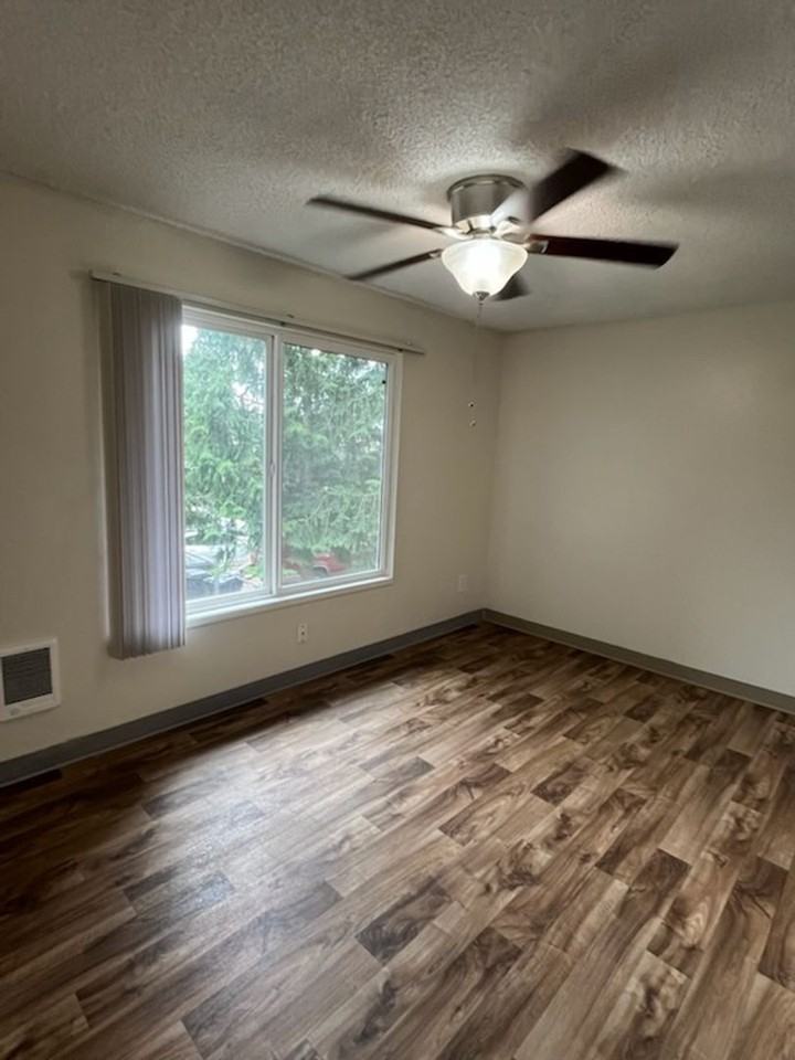 360 S Locust St #350 - Photo 5 of 11