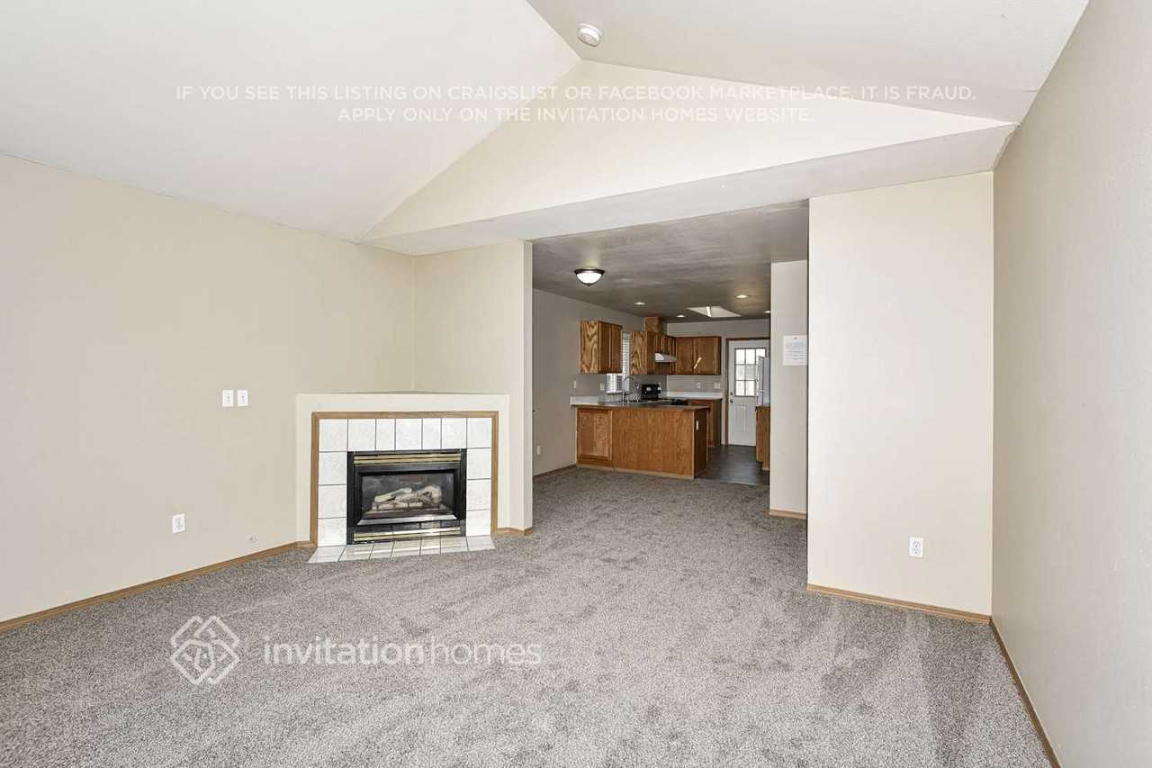 20213 13th Avenue Ct E - Photo 4 of 17