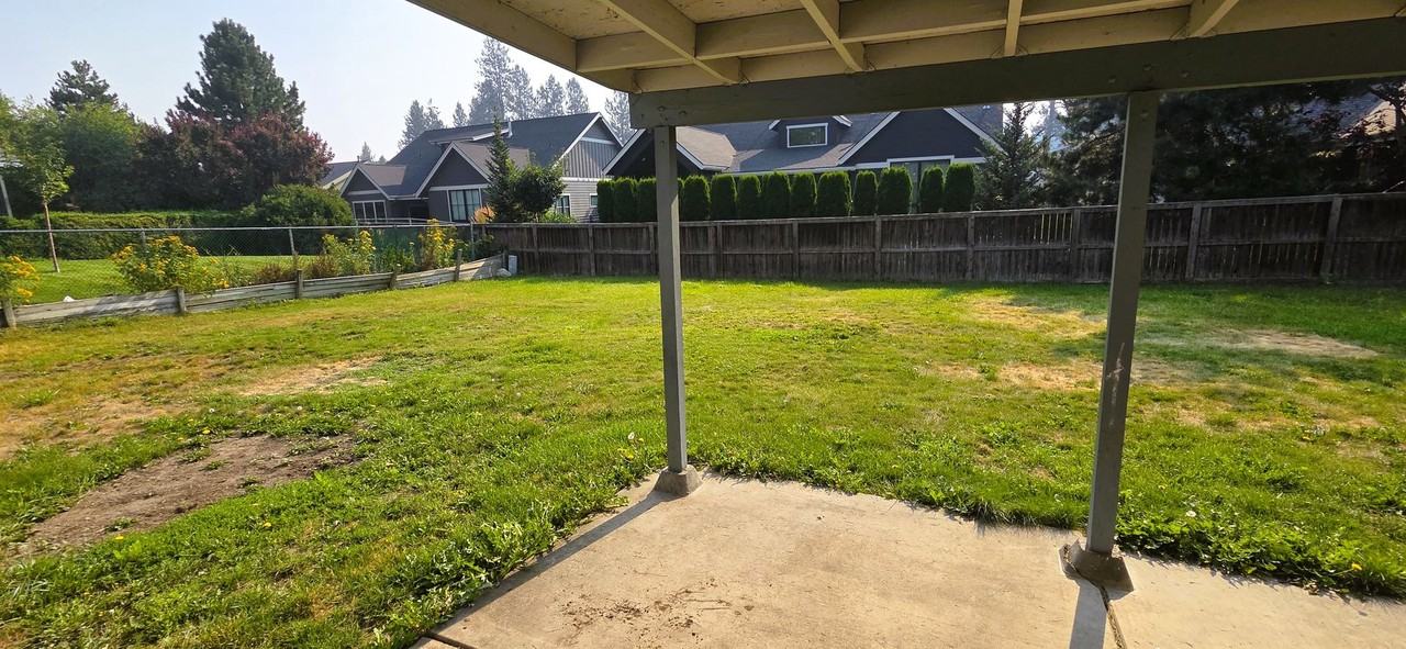 9656 N Hillview Dr - Photo 2 of 11