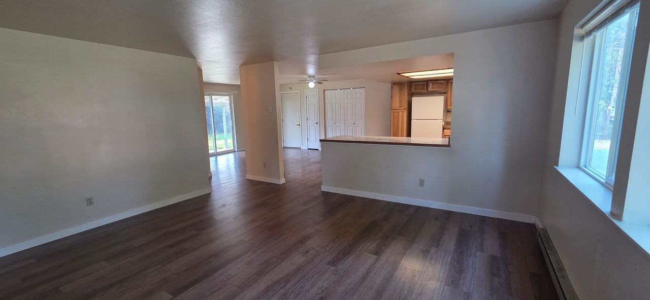 9656 N Hillview Dr - Photo 3 of 11