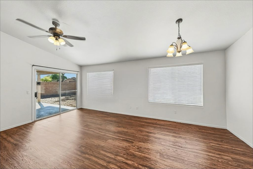 331 Aberdeen Circle - Photo 4 of 5