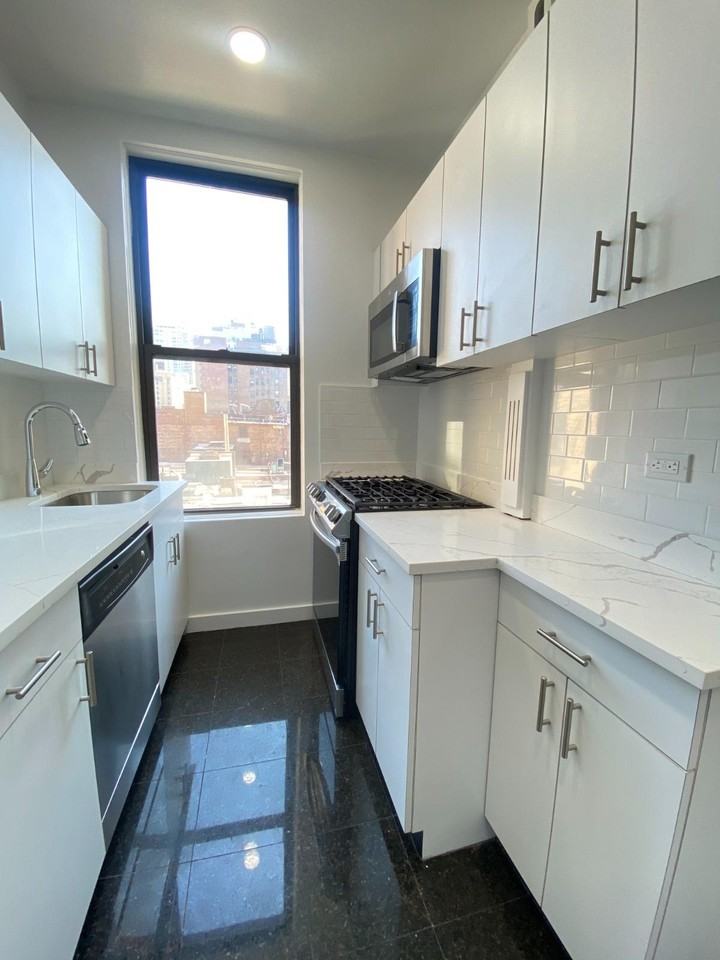 W 72nd St #2D - Photo 6 of 9