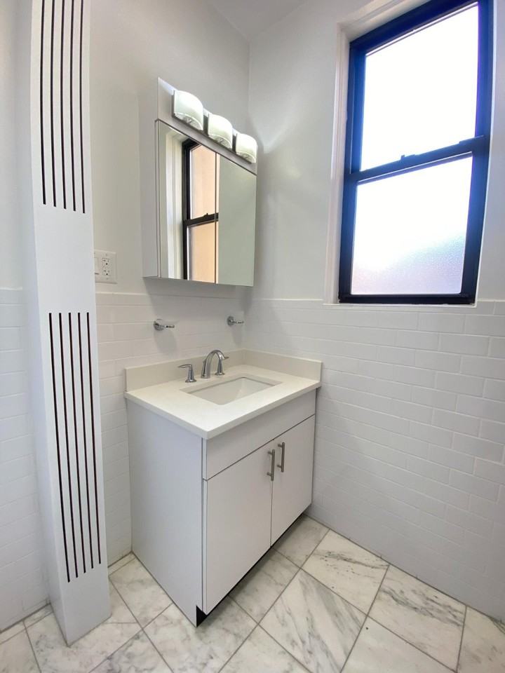 W 72nd St #2D - Photo 7 of 9