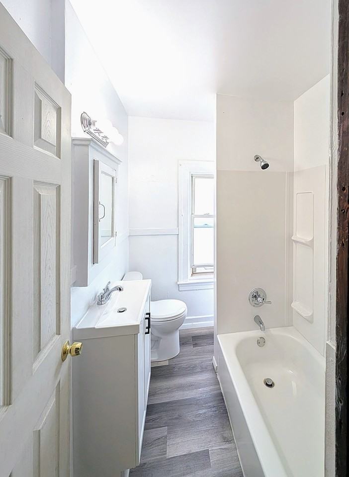 30 W Henry St Uppr - Photo 3 of 20