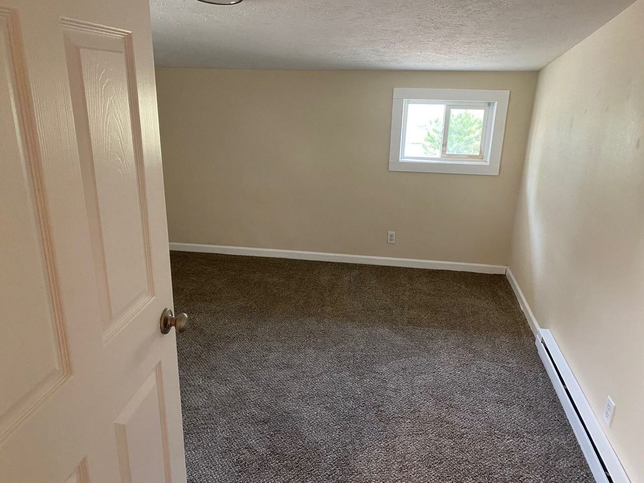 308 Vine St - Photo 6 of 7