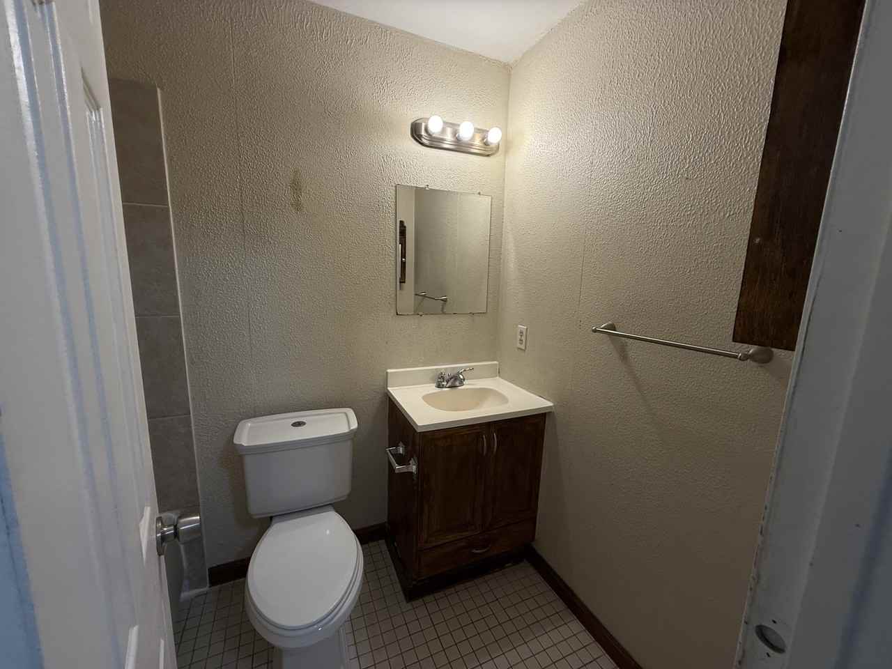 808 Meadowbrook Dr #1 - Photo 7 of 15