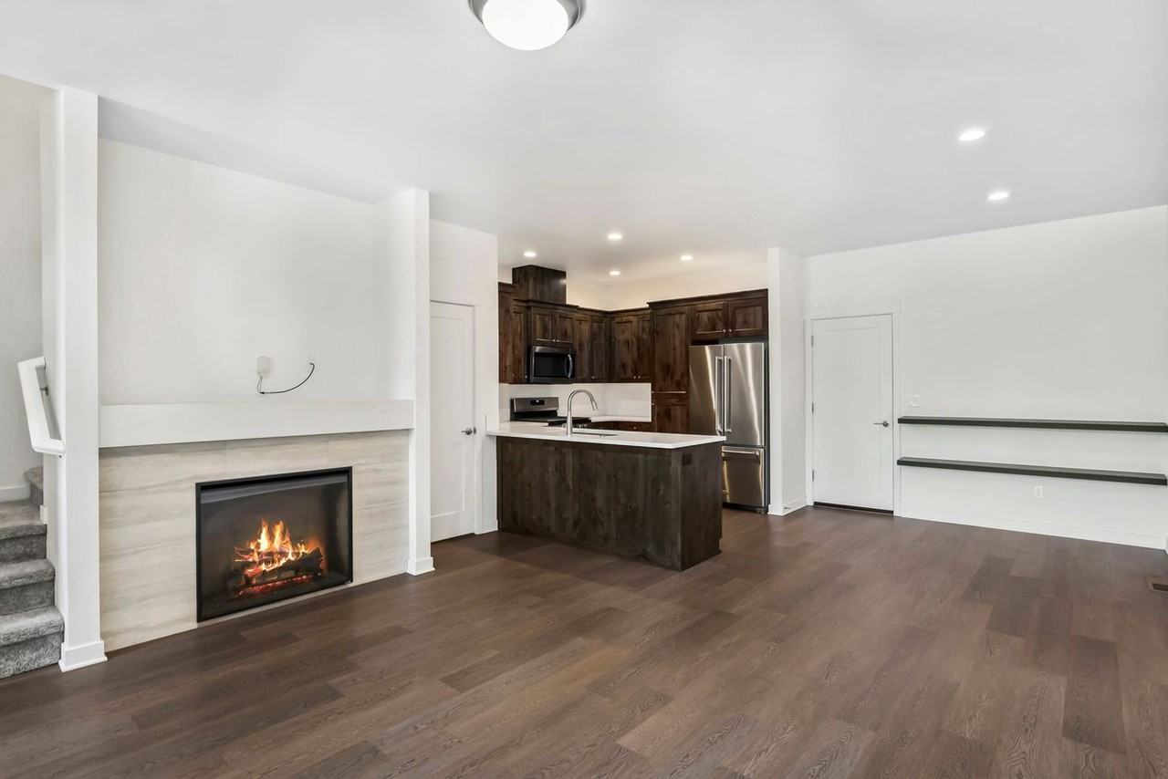 2542 Ne Purcell Blvd - Photo 2 of 19