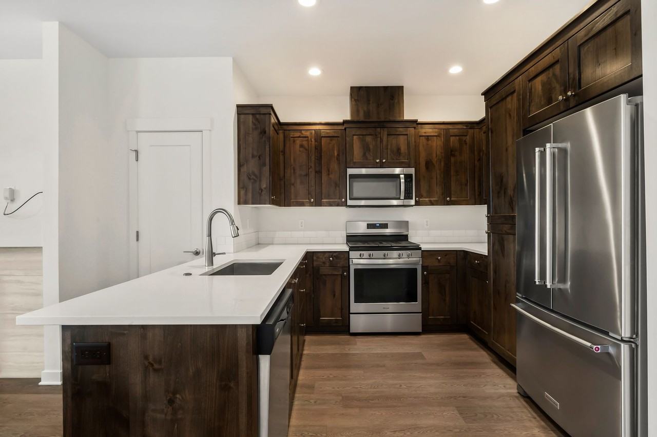 2542 Ne Purcell Blvd - Photo 3 of 19