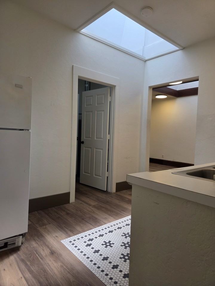 119 1/2 N Broadway - 2 #2 - Photo 4 of 14