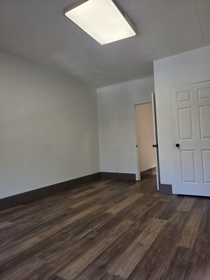 119 1/2 N Broadway - 2 #2 - Photo 5 of 14