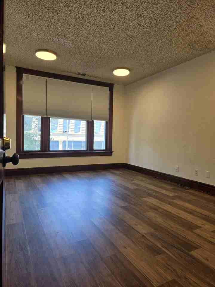 119 1/2 N Broadway - 2 #2 - Photo 7 of 14