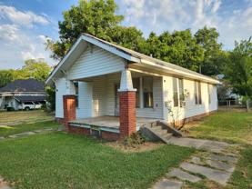 800 W 9th St #1 - Photo 1 of 1