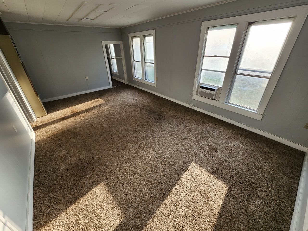 800 W 9th St #1 - Photo 3 of 12