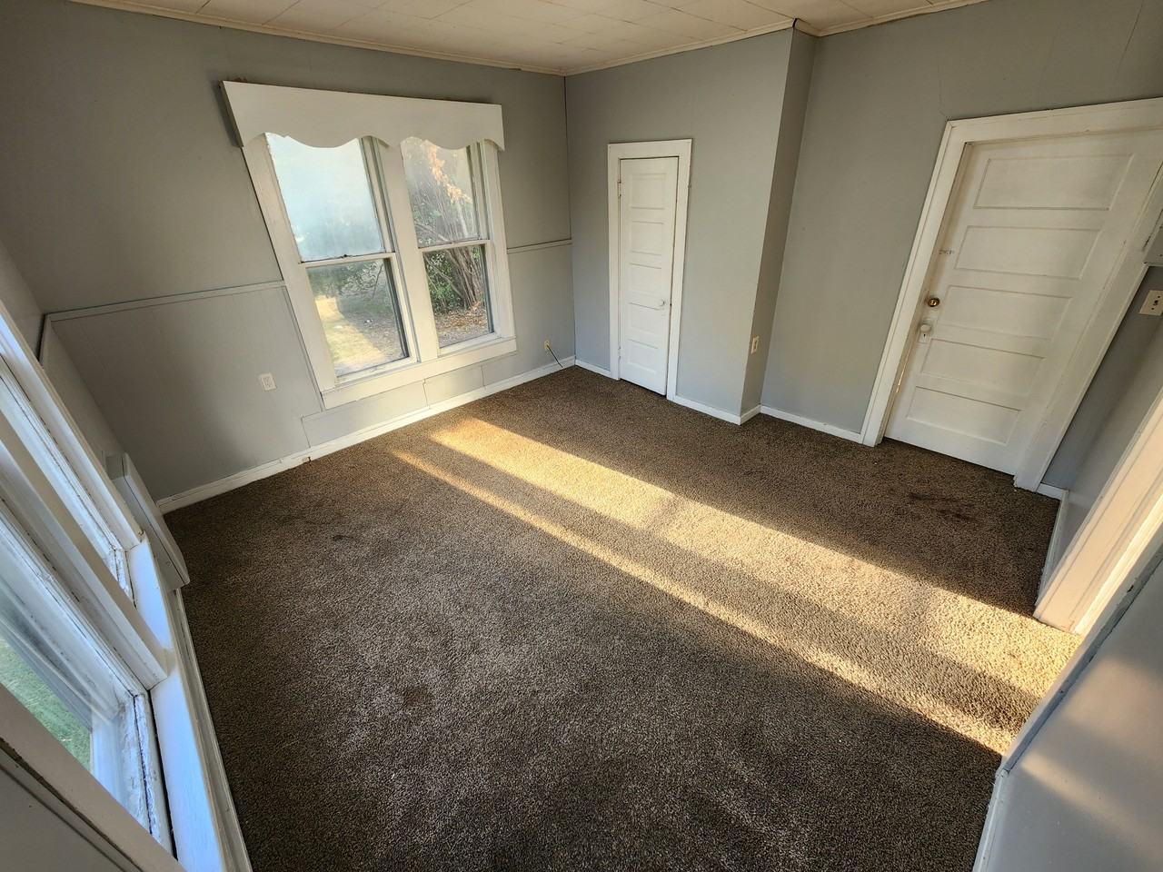 800 W 9th St #1 - Photo 5 of 12
