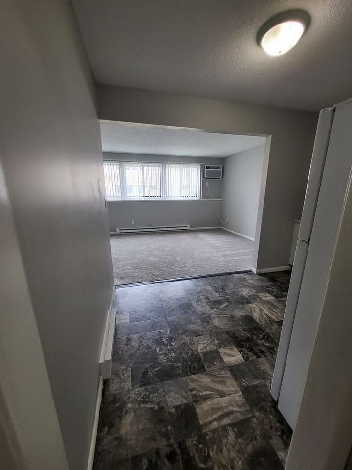 Lobb Field Apartments - Photo 5 of 6
