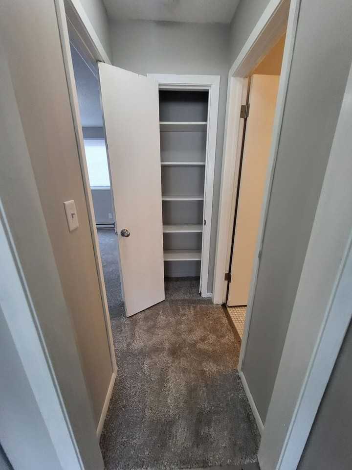 Lobb Field Apartments - Photo 6 of 6
