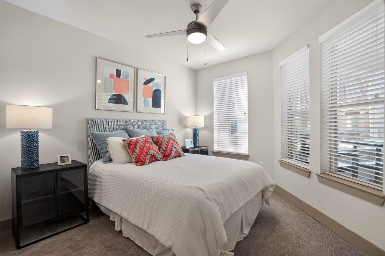 The Alexa Luxury Apartments I & II - Photo 6 of 55
