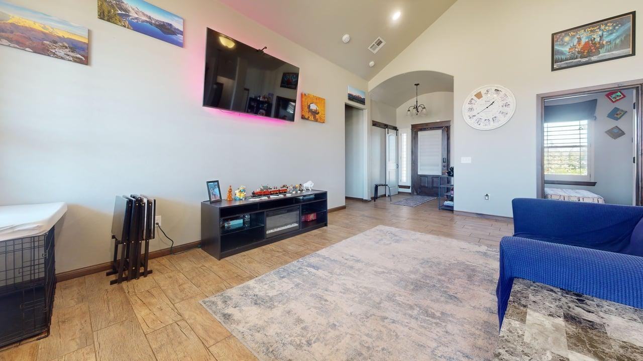 373 Ne Sanders Dr #1 - Photo 2 of 21