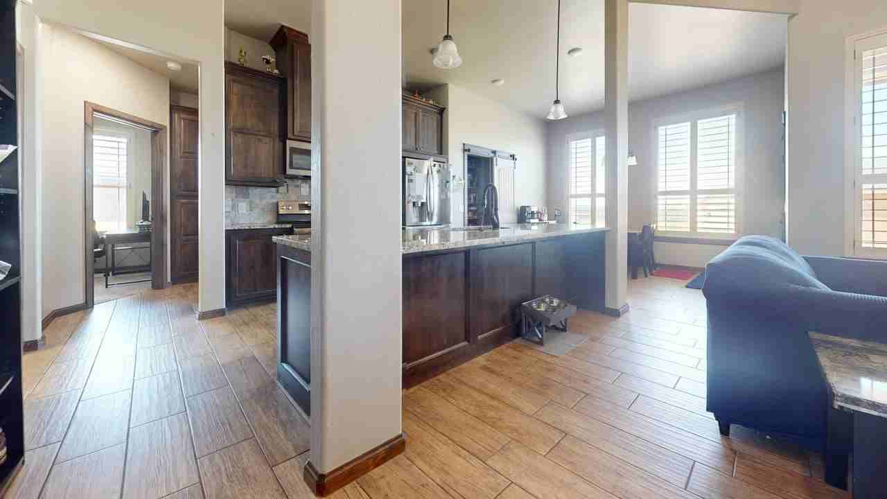373 Ne Sanders Dr #1 - Photo 3 of 21