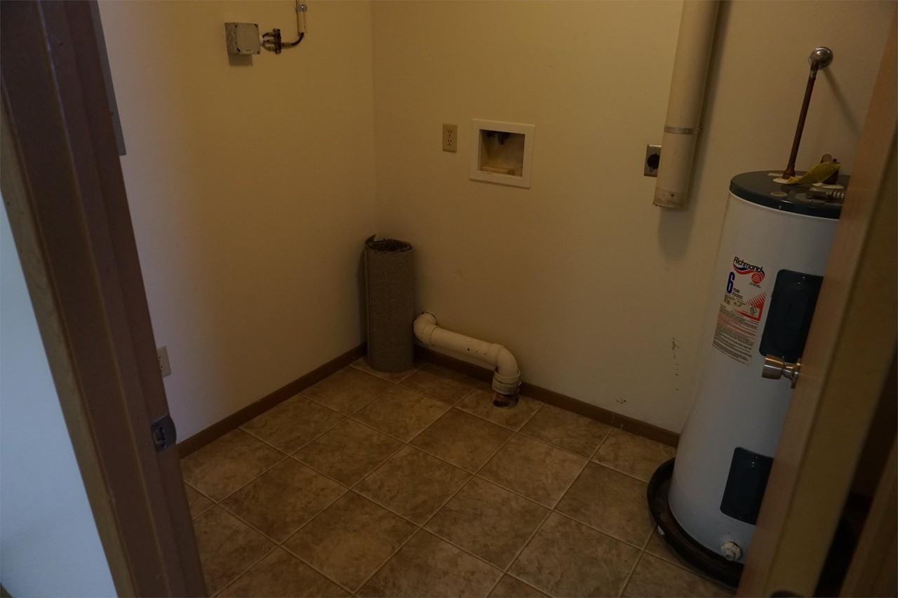 3029 River Rd #2 - Photo 3 of 9